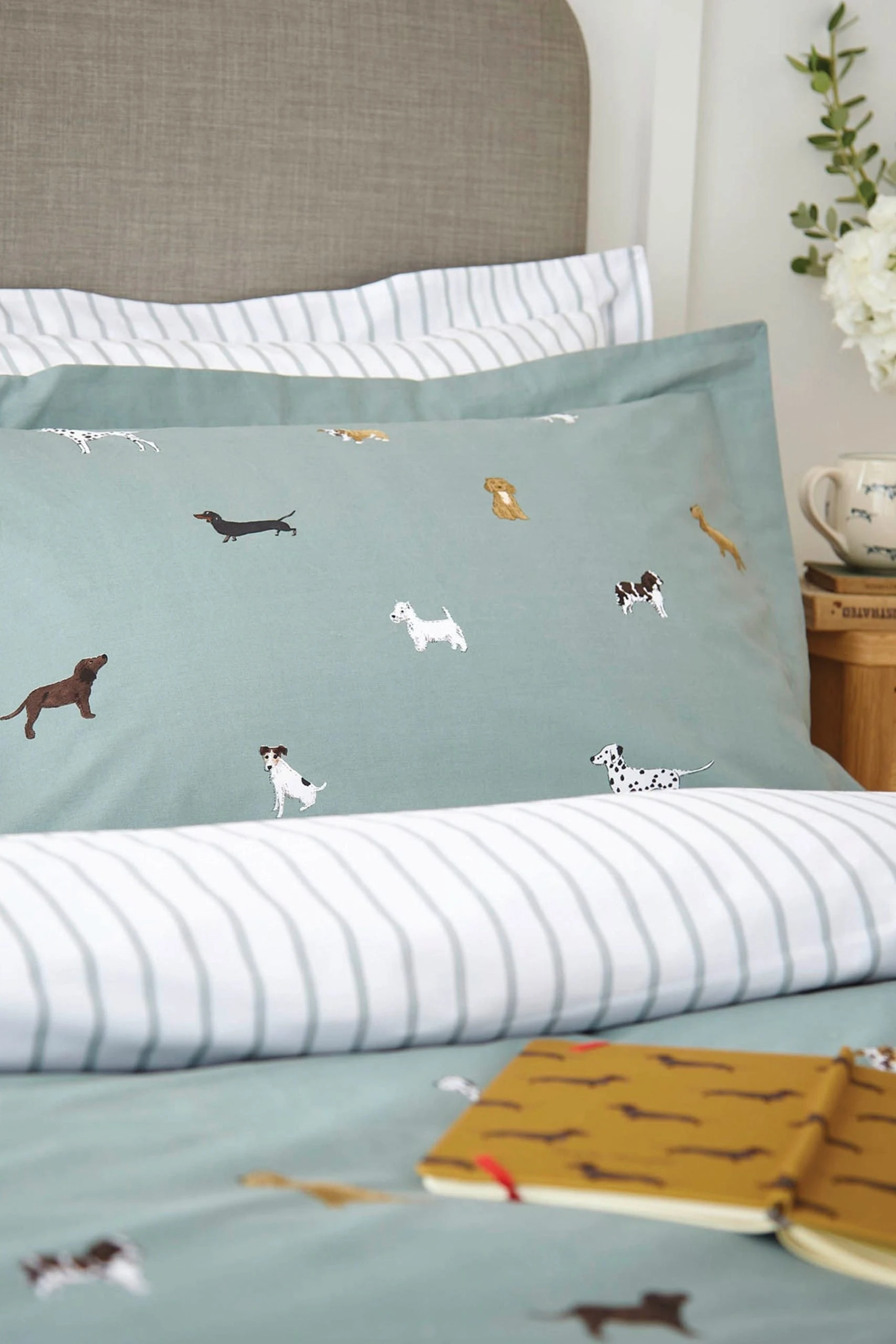 Sophie Allport Fetch Moss Duvet Cover And Pillowcase Case 4 Sophie Allport Fetch Moss Duvet Cover And Pillowcase Case - Image 2
