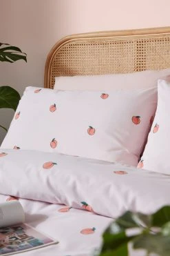Skinnydip Peachy Duvet Cover And Pillowcase Set 9 Skinnydip Peachy Duvet Cover And Pillowcase Set -Furn Online 483472s2