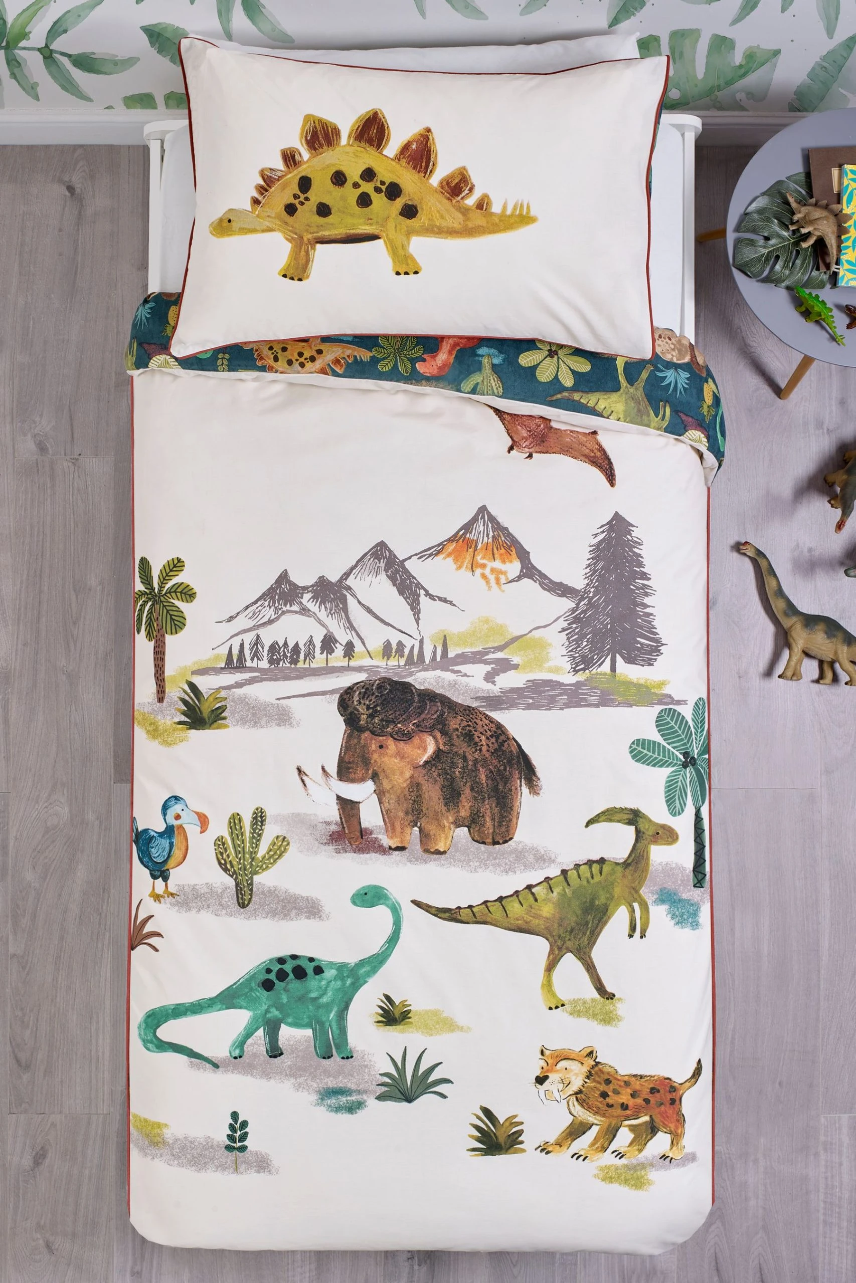 Next Kids Prehistoric Dinosaurs And Friends Reversible Duvet Cover And Pillowcase Set 5 Next Kids Prehistoric Dinosaurs And Friends Reversible Duvet Cover And Pillowcase Set - Image 3
