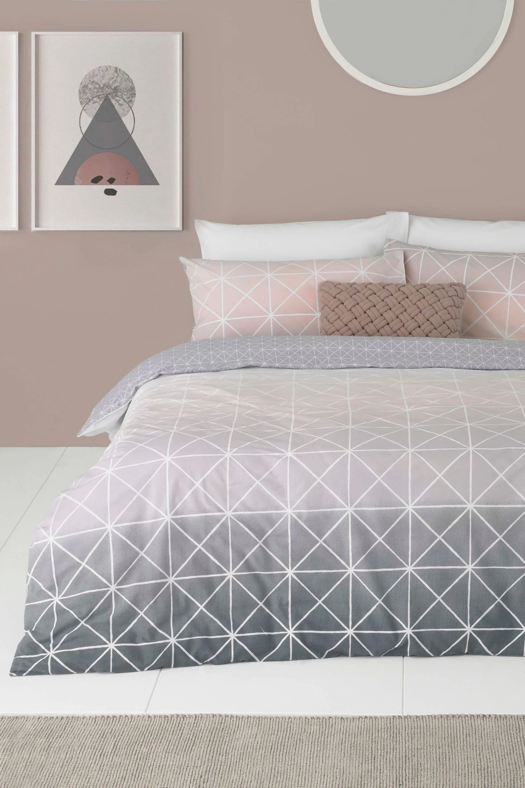 Furn. Spectrum Geometric Line Reversible Duvet Cover And Pillowcase Set 3 Furn. Spectrum Geometric Line Reversible Duvet Cover And Pillowcase Set
