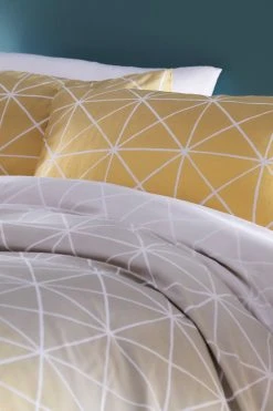 Furn. Spectrum Geometric Line Reversible Duvet Cover And Pillowcase Set 7 Furn. Spectrum Geometric Line Reversible Duvet Cover And Pillowcase Set -Furn Online 610894s3