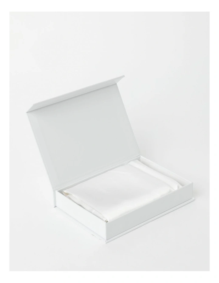 Heritage Luxe Silk Pillowcase In White 3 Heritage Luxe Silk Pillowcase In White