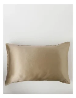 Heritage Luxe Silk Pillowcase In Champagne