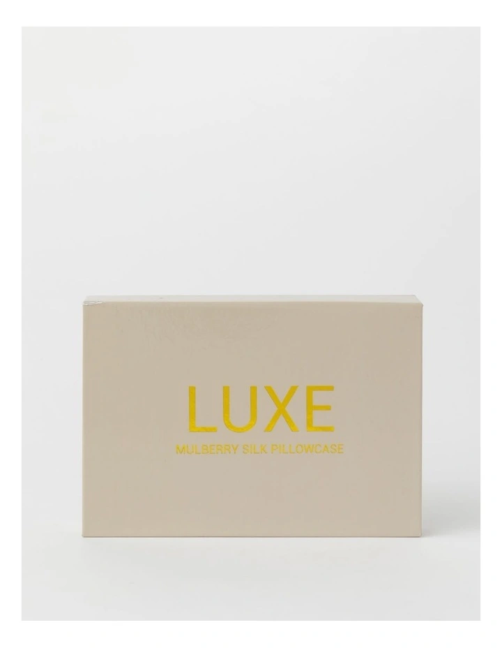 Heritage Luxe Silk Pillowcase In Champagne 4 Heritage Luxe Silk Pillowcase In Champagne - Image 2
