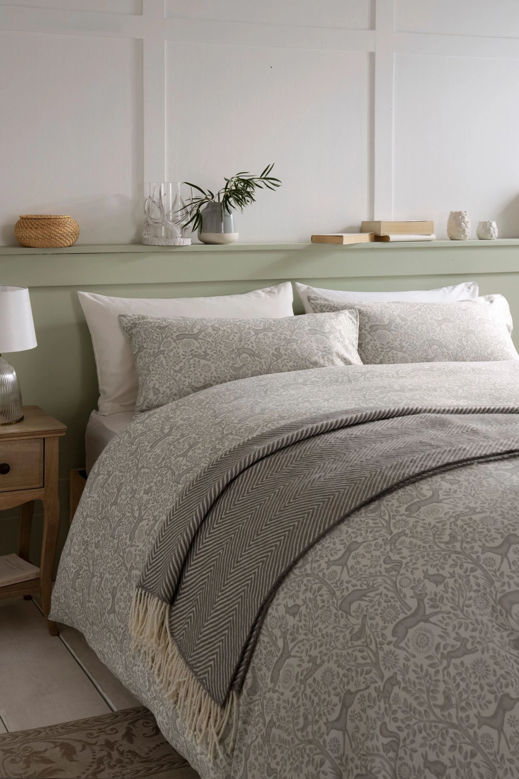 Next Woodland Jacquard Duvet Cover And Pillowcase Set 4 Next Woodland Jacquard Duvet Cover And Pillowcase Set - Image 2