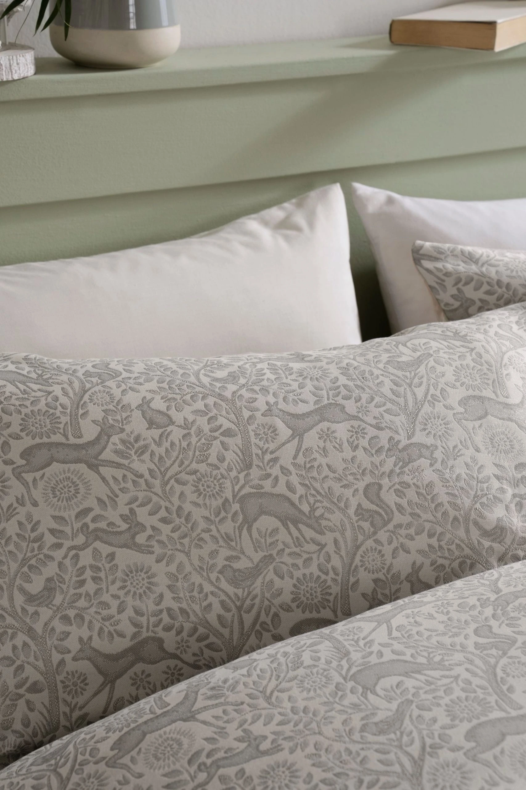 Next Woodland Jacquard Duvet Cover And Pillowcase Set 5 Next Woodland Jacquard Duvet Cover And Pillowcase Set - Image 3