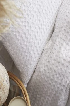 Pineapple Elephant Caspian Duvet Cover And Pillowcase Set -Furn Online 779436s3