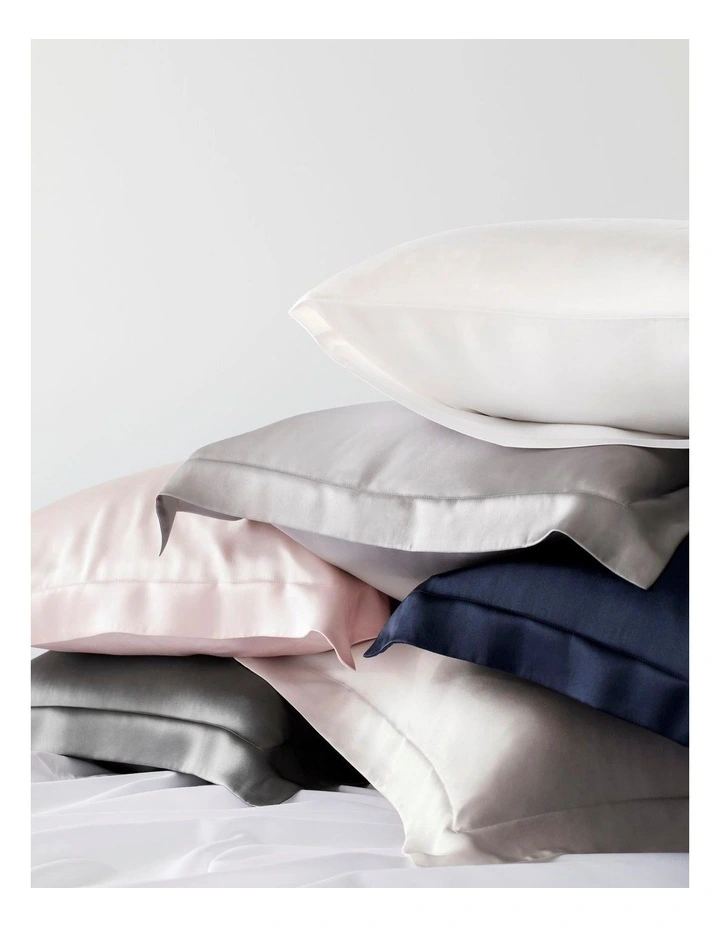 Lanham Silk Tailored Pillowcase In Snow 5 Lanham Silk Tailored Pillowcase In Snow - Image 3