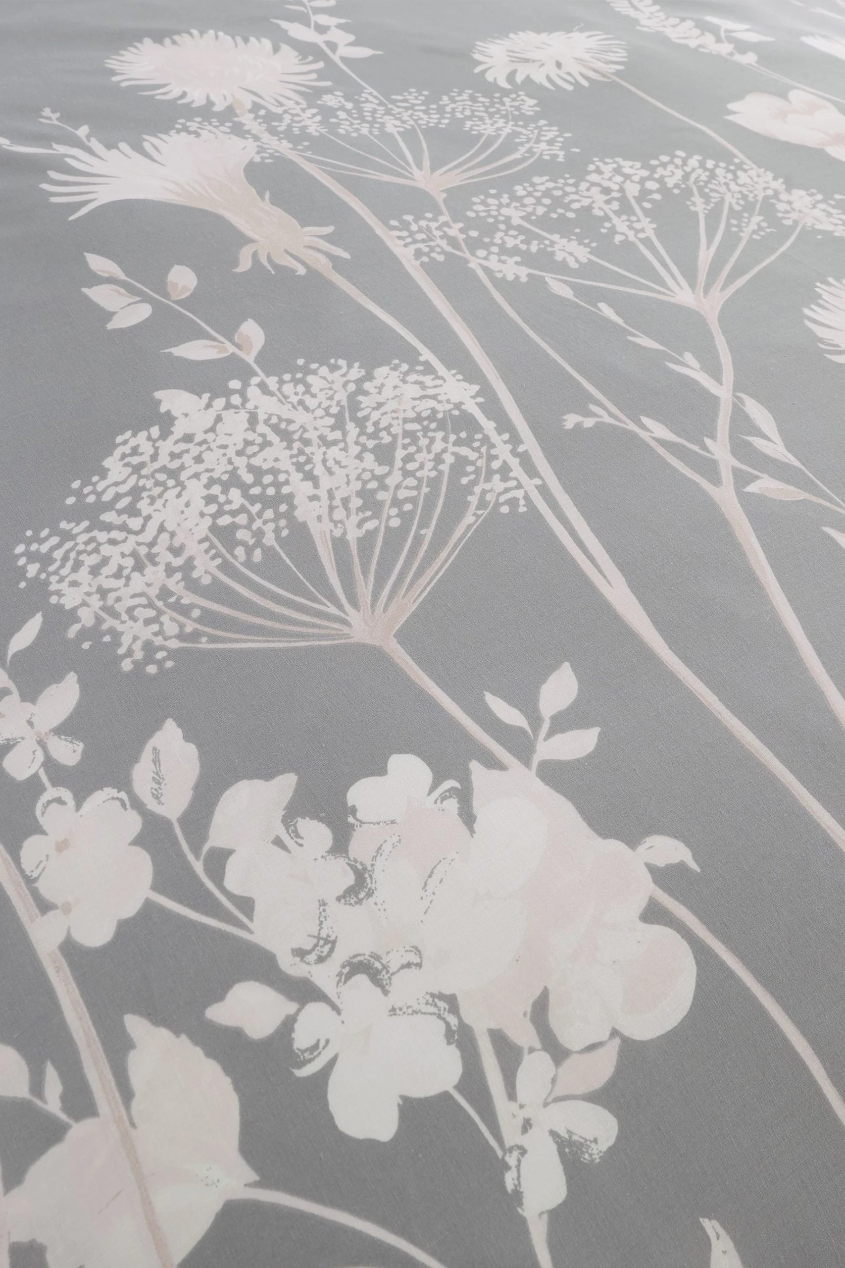 Catherine Lansfield Meadowsweet Duvet Cover And Pillowcase Set 6 Catherine Lansfield Meadowsweet Duvet Cover And Pillowcase Set - Image 4