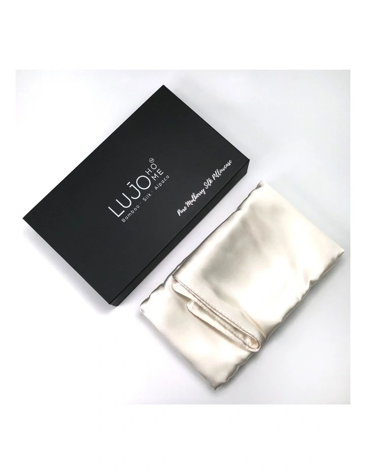 Silk Eye Mask And Pillowcase In Ivory White 3 Silk Eye Mask And Pillowcase In Ivory White