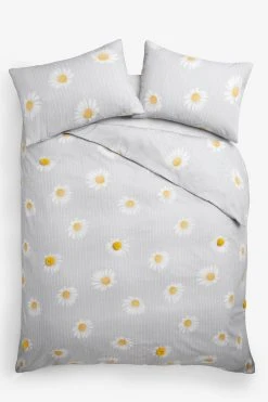 Next Pom Pom Duvet Cover And Pillowcase Set -Furn Online 989625s2