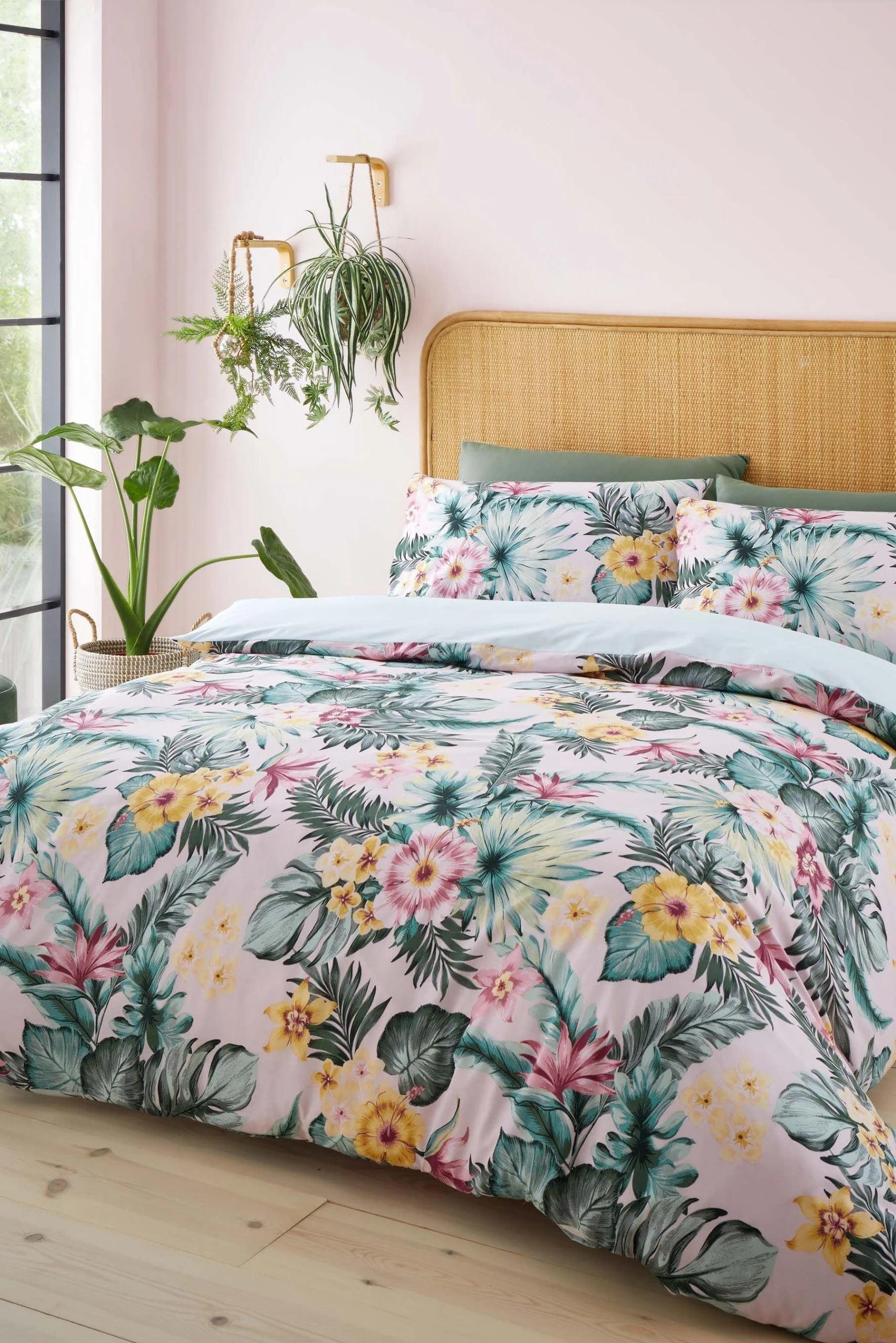Catherine Lansfield Tropical Floral Duvet Cover And Pillowcase Set 4 Catherine Lansfield Tropical Floral Duvet Cover And Pillowcase Set - Image 2