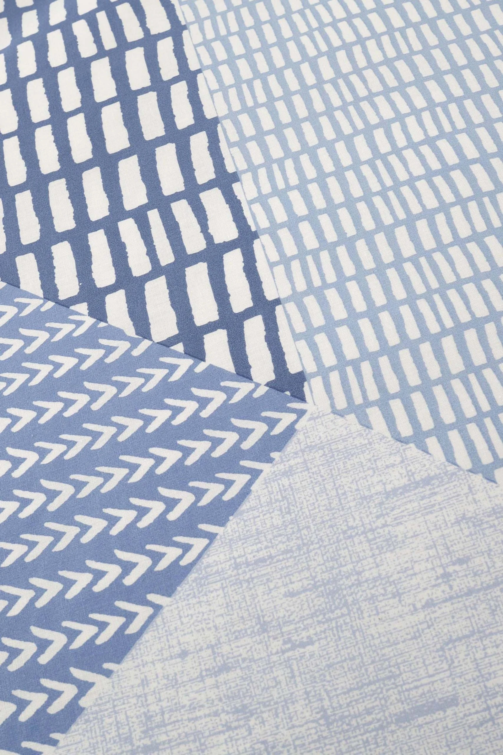 Catherine Lansfield Larsson Geo Reversible Duvet Cover And Pillowcase Set 6 Catherine Lansfield Larsson Geo Reversible Duvet Cover And Pillowcase Set - Image 4