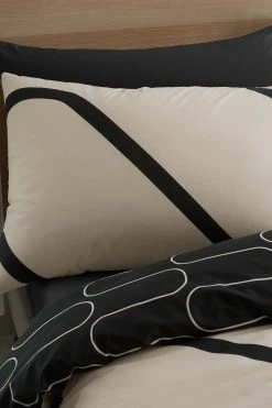 Catherine Lansfield Linear Curve Geometric Reversible Duvet Cover And Pillowcase Set 8 Catherine Lansfield Linear Curve Geometric Reversible Duvet Cover And Pillowcase Set -Furn Online A00065s3