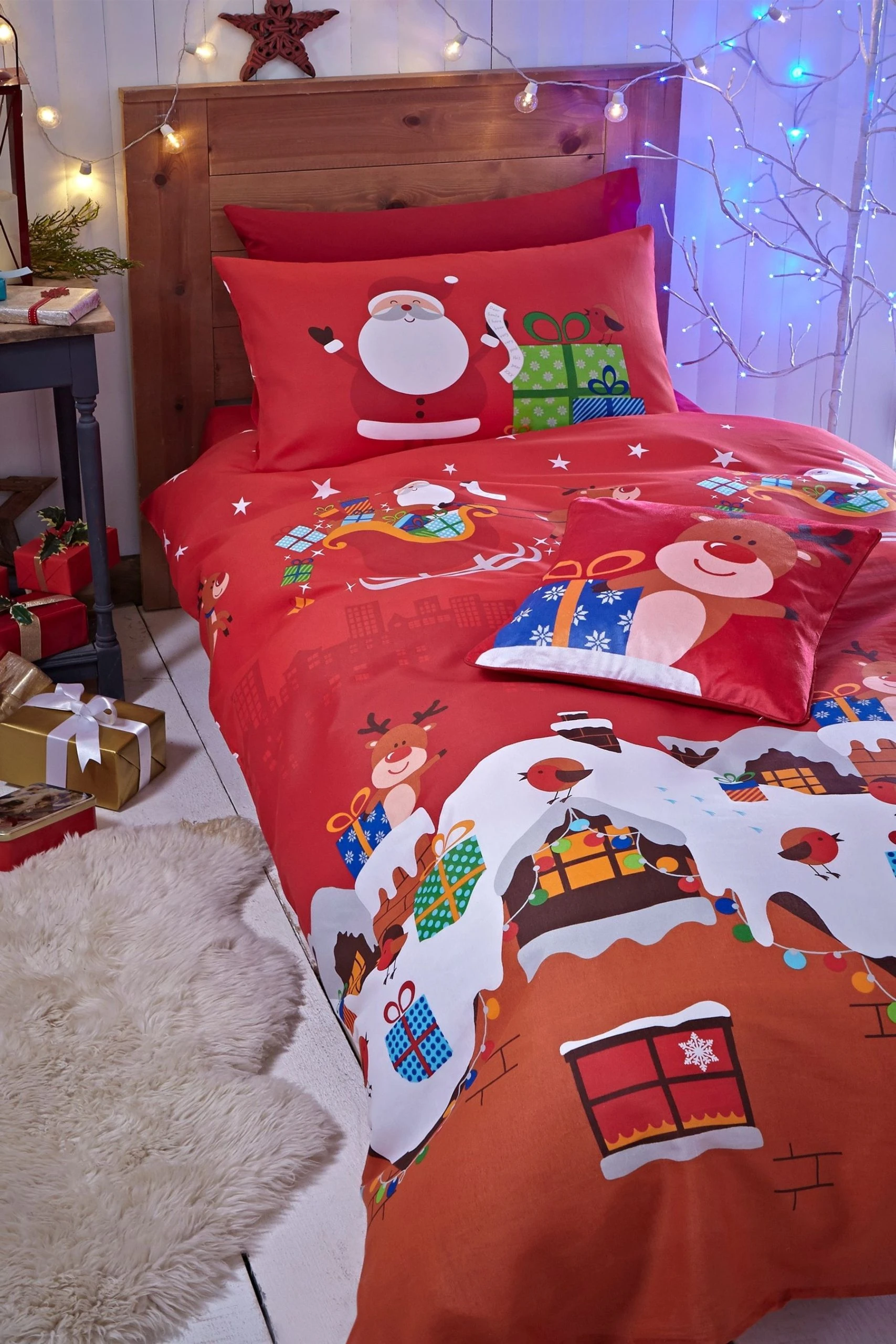 Catherine Lansfield Santa's Christmas Presents Duvet Cover And Pillowcase Set 3 Catherine Lansfield Santa's Christmas Presents Duvet Cover And Pillowcase Set