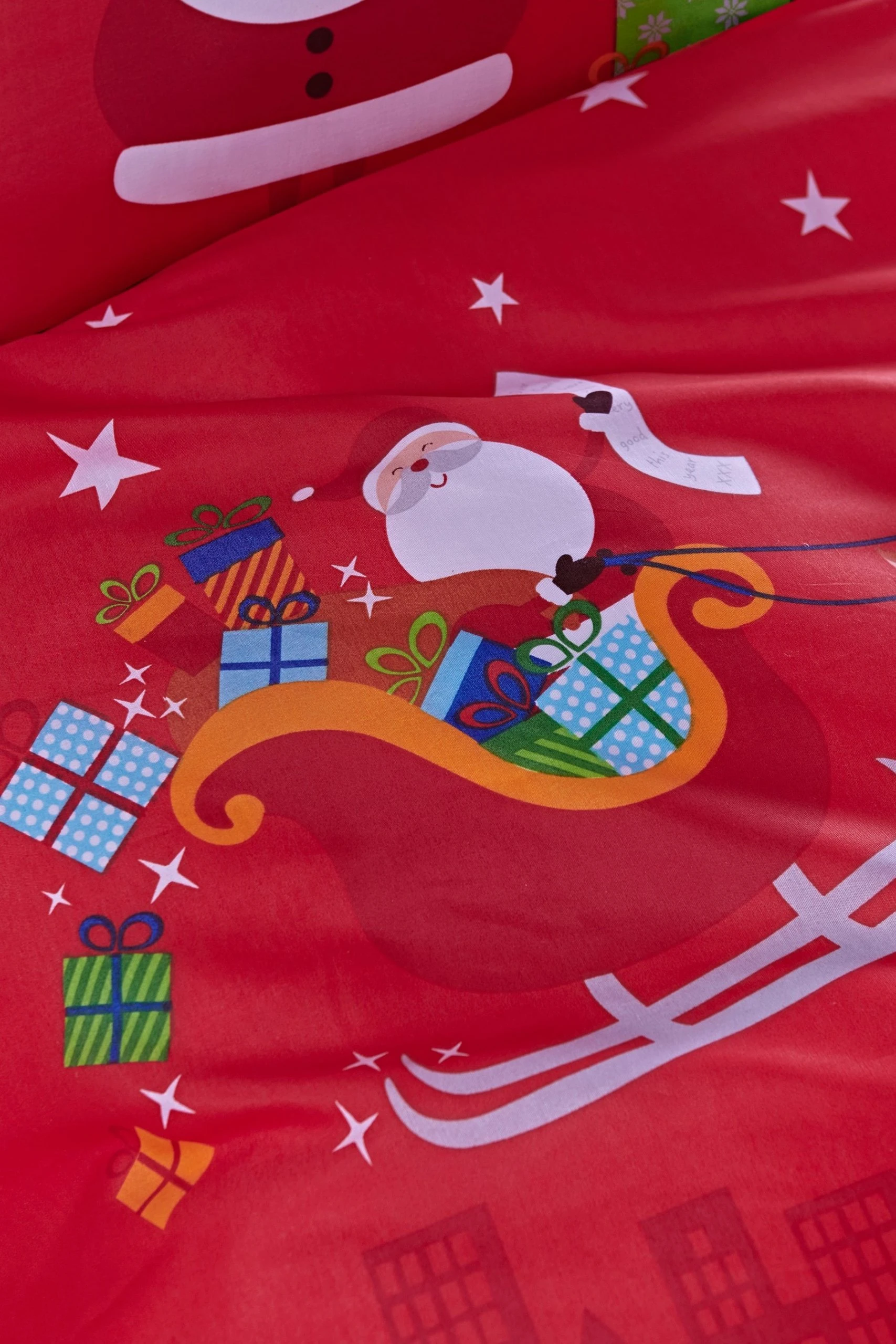 Catherine Lansfield Santa's Christmas Presents Duvet Cover And Pillowcase Set 4 Catherine Lansfield Santa's Christmas Presents Duvet Cover And Pillowcase Set - Image 2