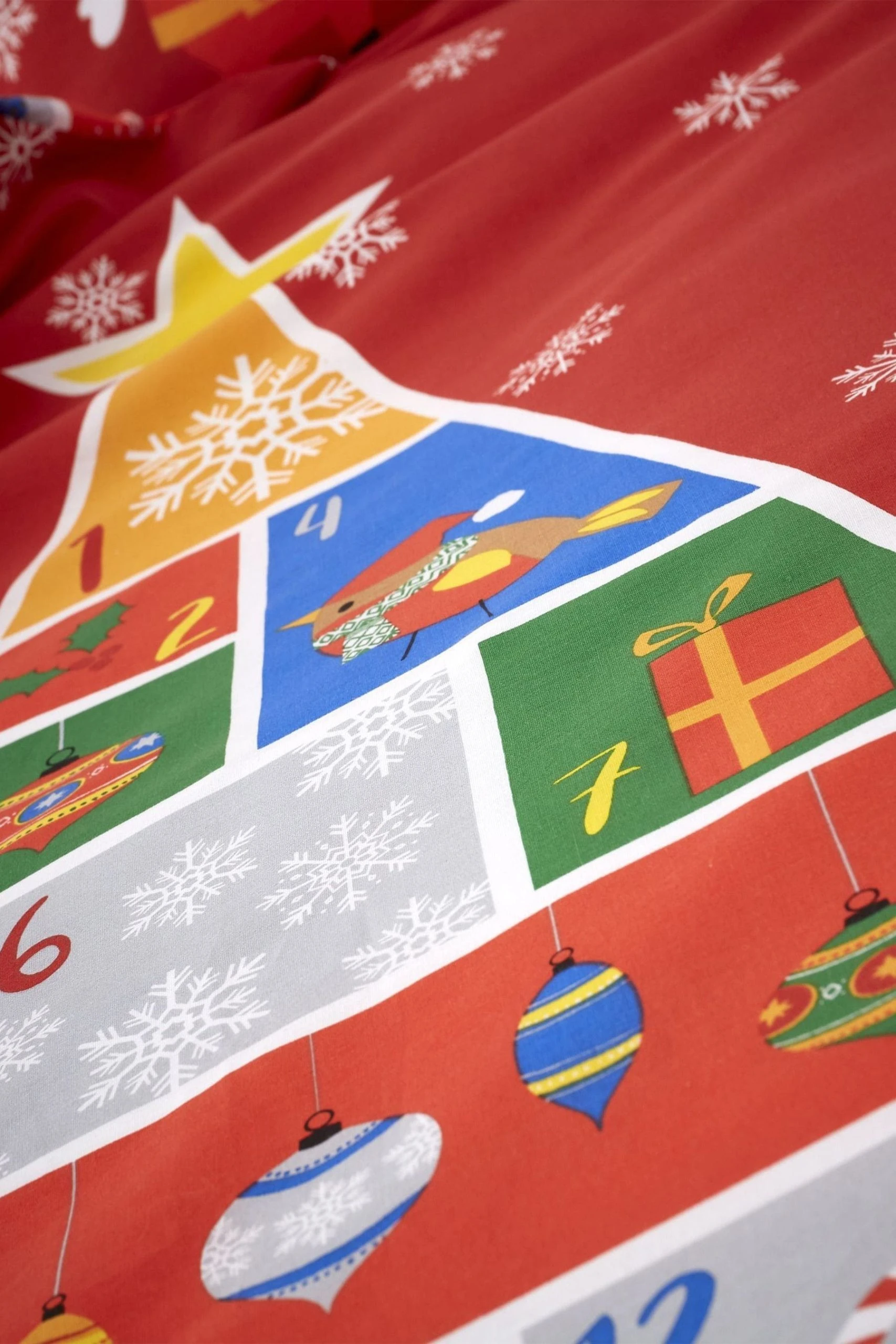 Catherine Lansfield Christmas Countdown Duvet Cover And Pillowcase Set 5 Catherine Lansfield Christmas Countdown Duvet Cover And Pillowcase Set - Image 3