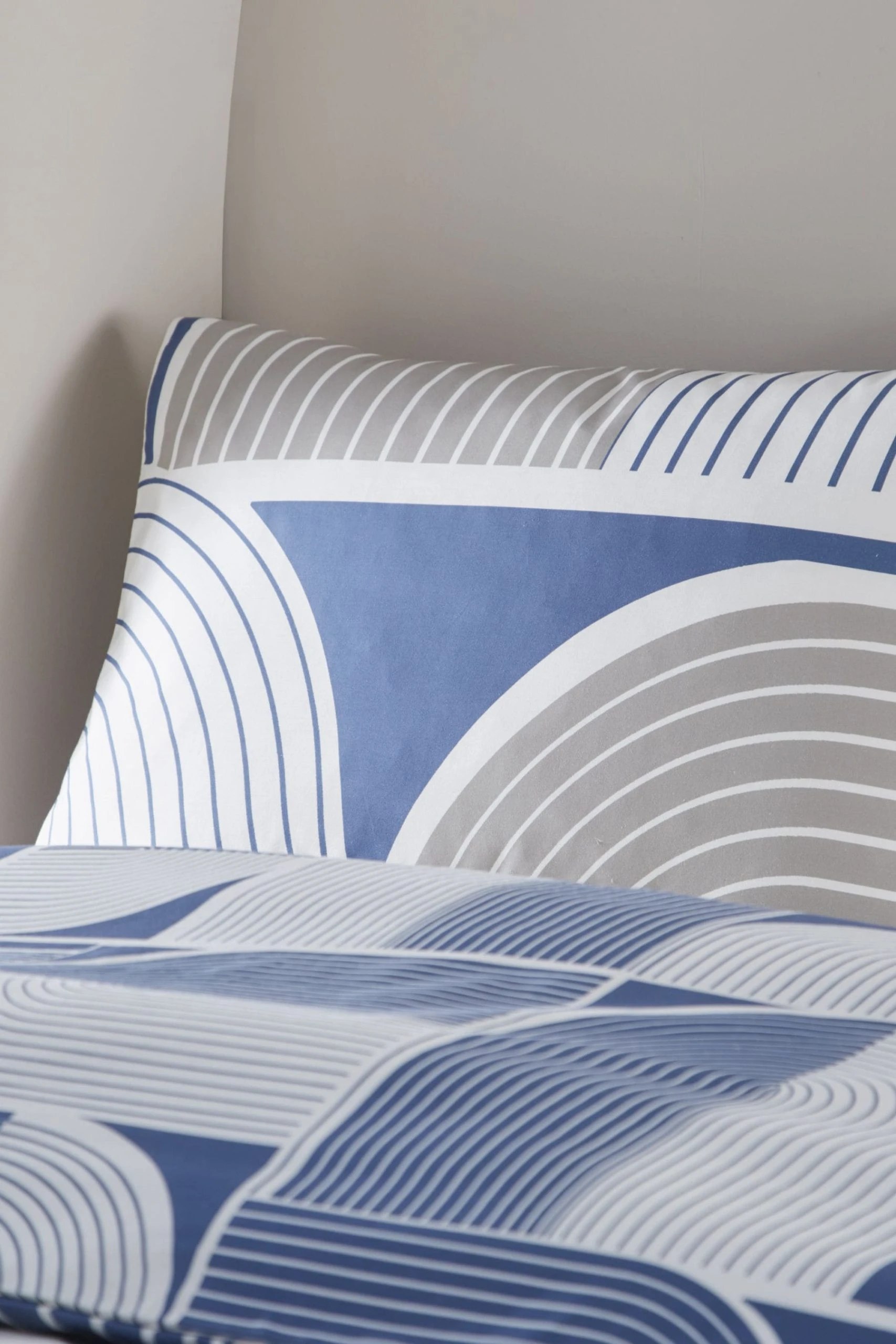 Appletree Kali Duvet Cover And Pillowcase Set 4 Appletree Kali Duvet Cover And Pillowcase Set - Image 2