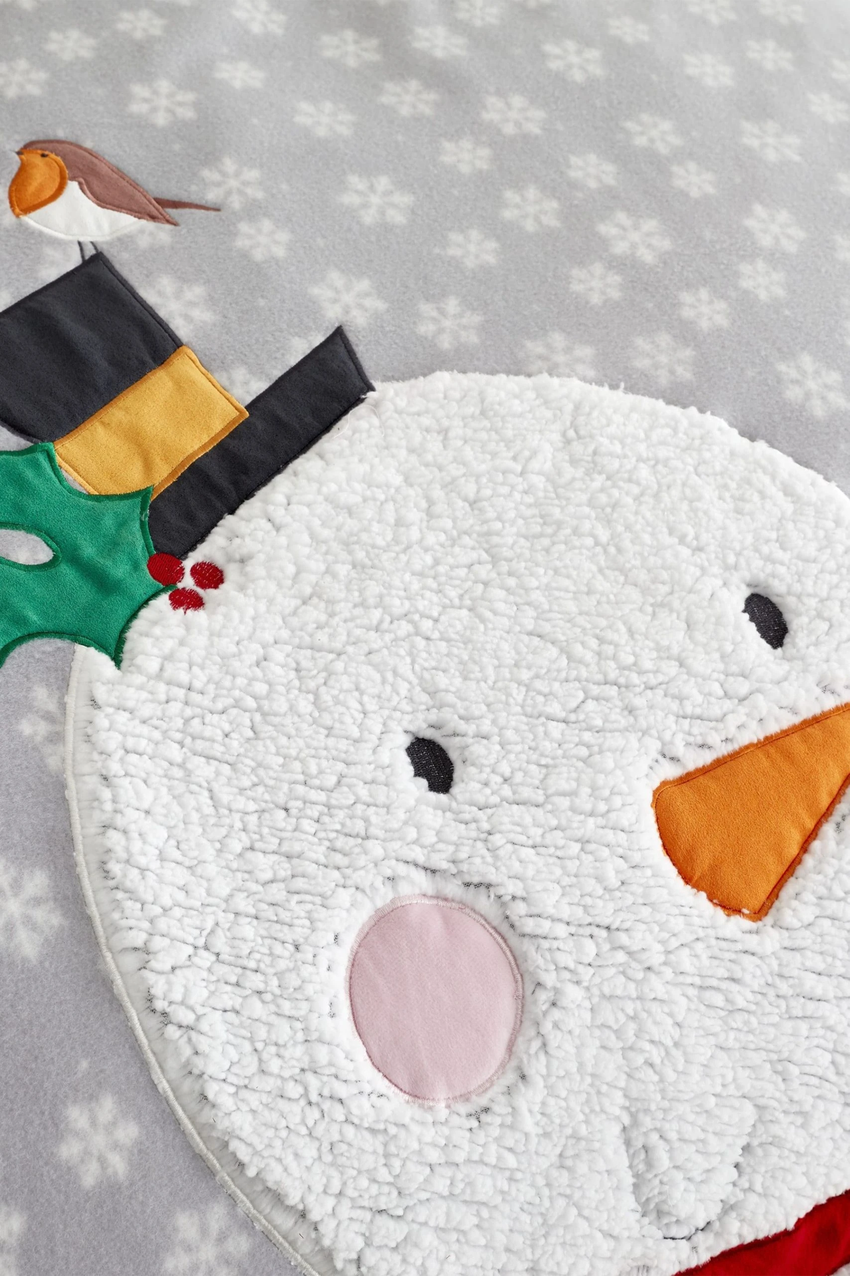 Catherine Lansfield Cosy Snowman Fleece Duvet Cover And Pillowcase Set 4 Catherine Lansfield Cosy Snowman Fleece Duvet Cover And Pillowcase Set - Image 2