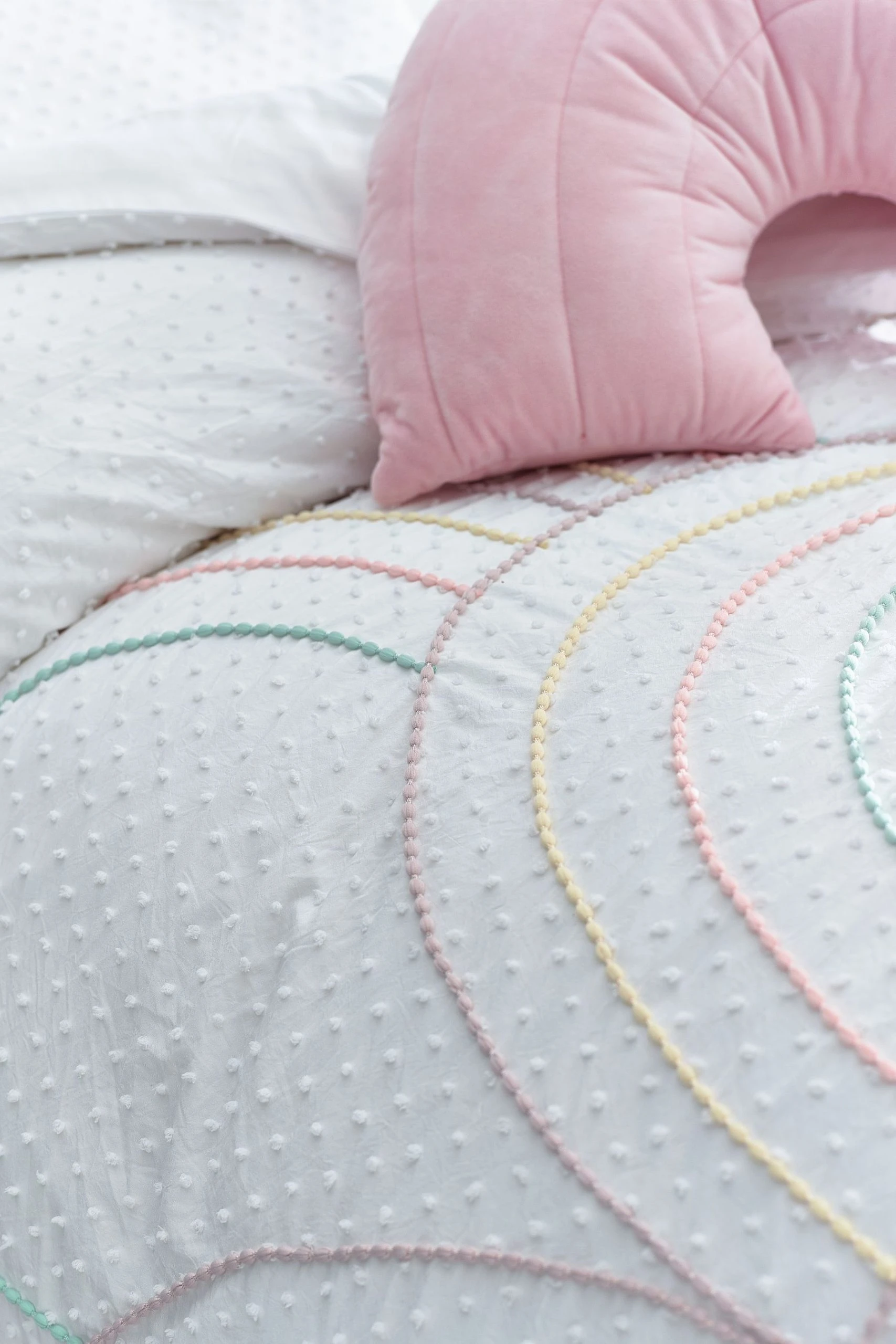 Next Kids Embroidered Rainbows Duvet Cover And Pillowcase Set 5 Next Kids Embroidered Rainbows Duvet Cover And Pillowcase Set - Image 3
