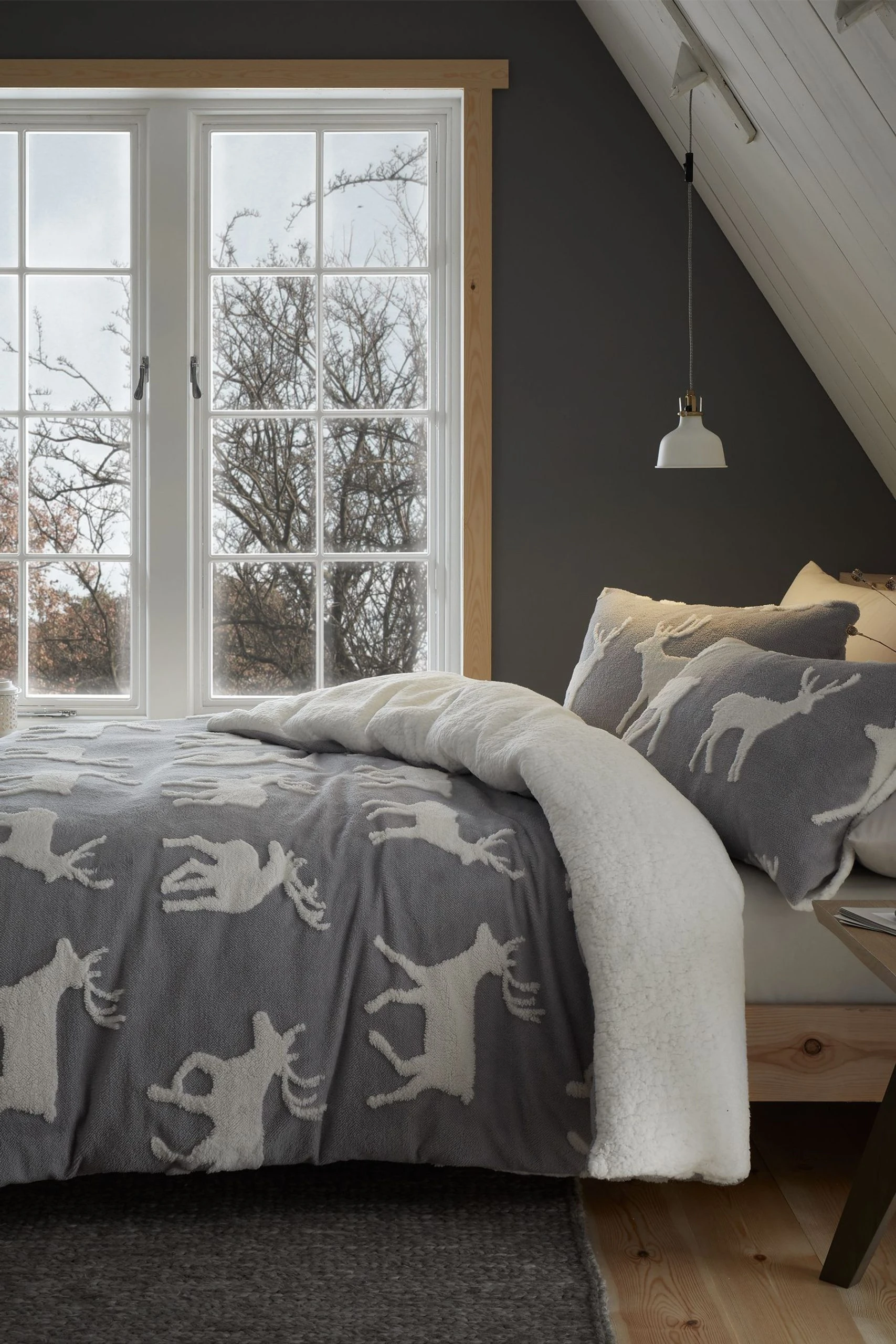 Catherine Lansfield Stag Cosy Sherpa Fleece Duvet Cover And Pillowcase Set 3 Catherine Lansfield Stag Cosy Sherpa Fleece Duvet Cover And Pillowcase Set