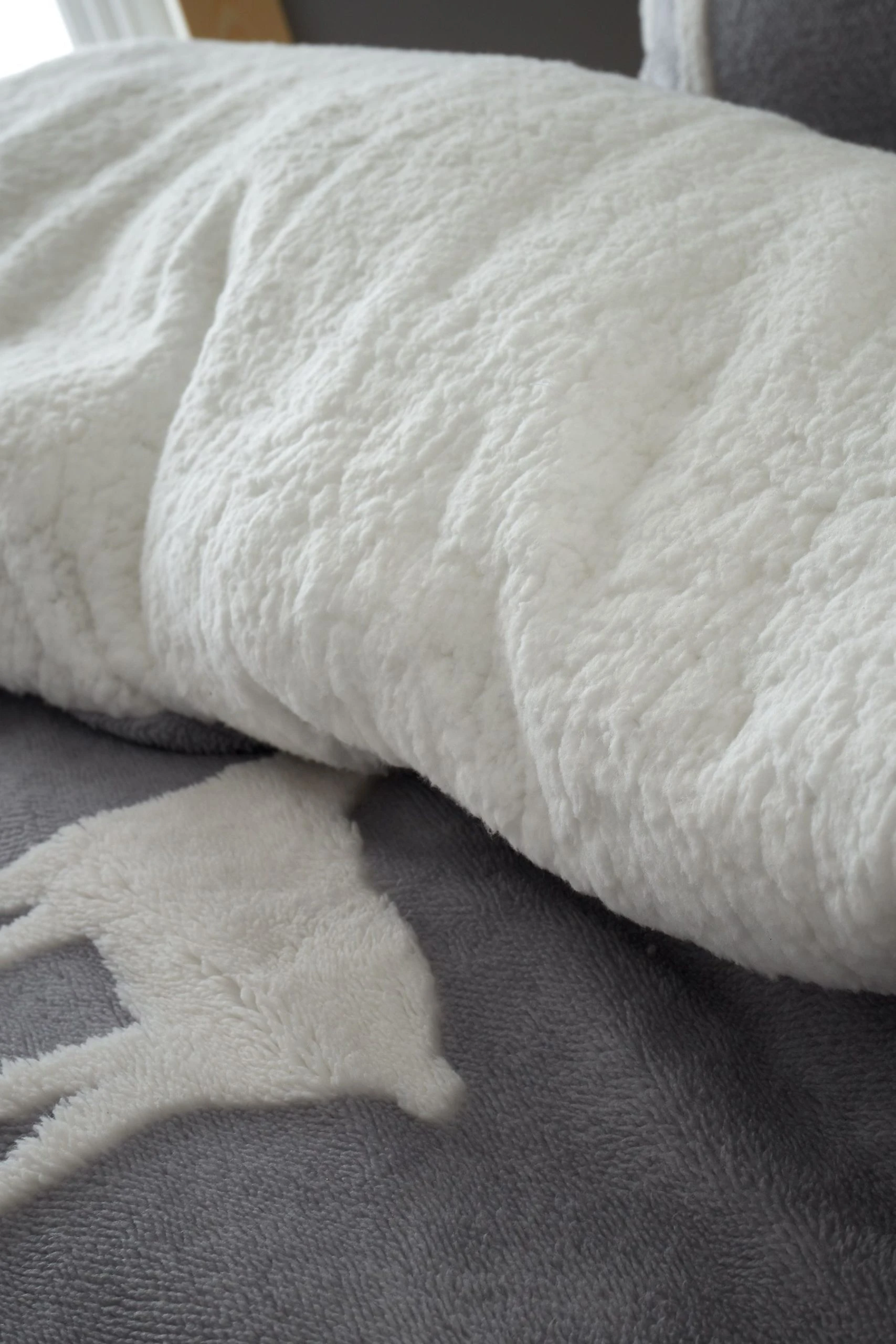 Catherine Lansfield Stag Cosy Sherpa Fleece Duvet Cover And Pillowcase Set 5 Catherine Lansfield Stag Cosy Sherpa Fleece Duvet Cover And Pillowcase Set - Image 3