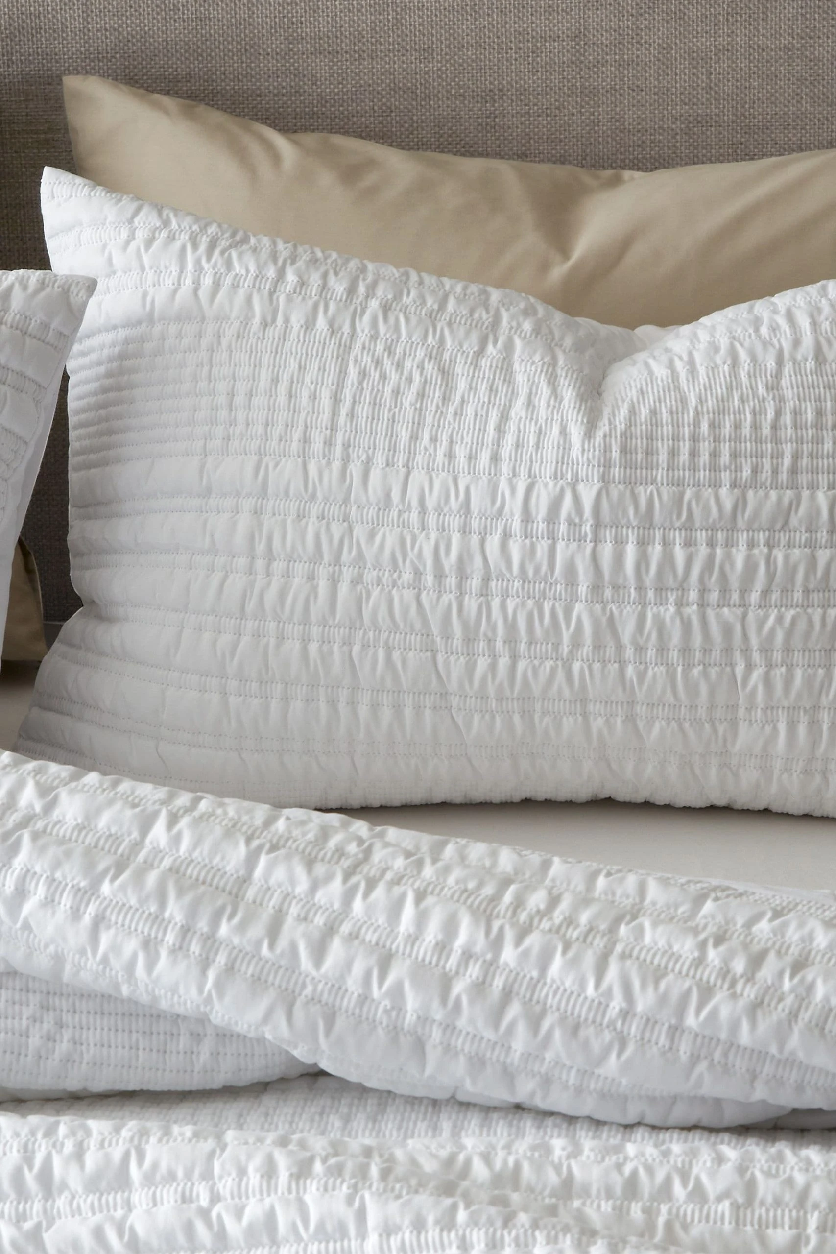 Catherine Lansfield Lennon Stripe Duvet Cover And Pillowcase Set 4 Catherine Lansfield Lennon Stripe Duvet Cover And Pillowcase Set - Image 2