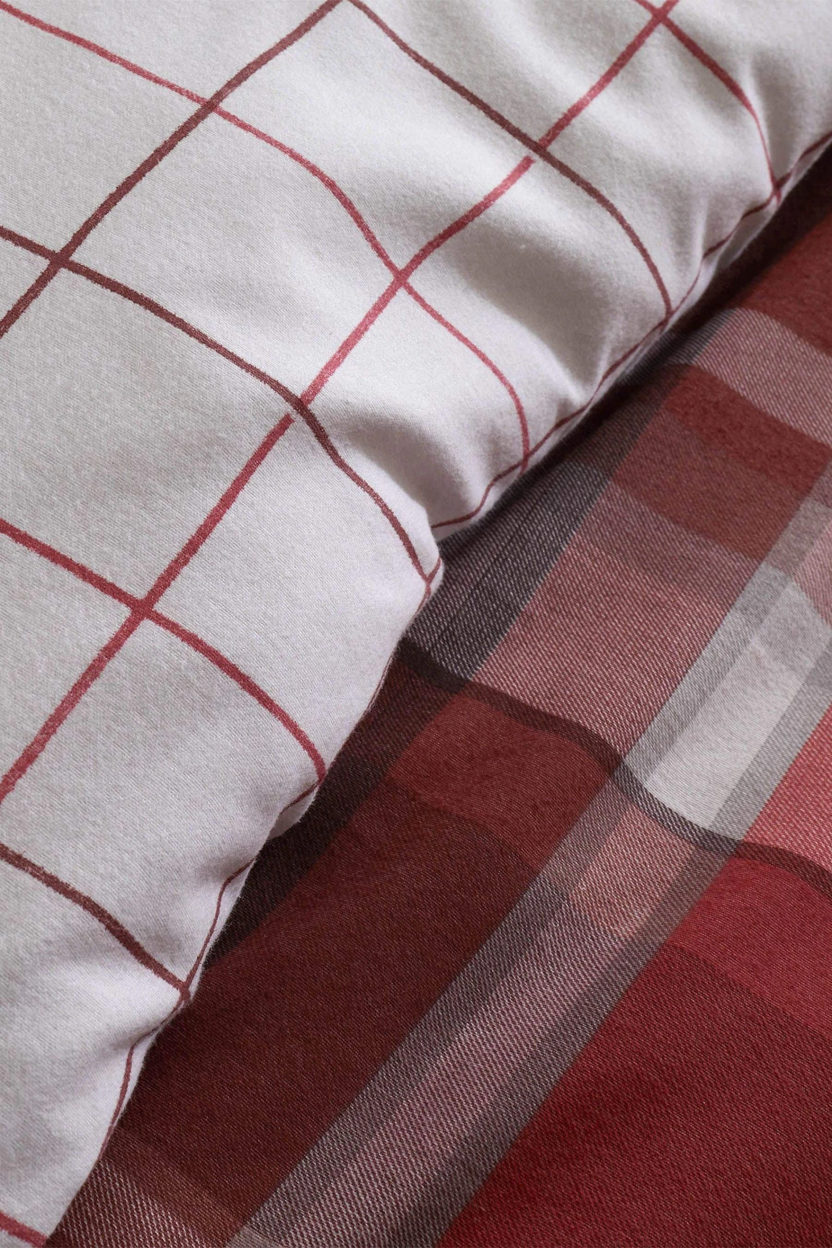 Catherine Lansfield Brushed Check Reversible Duvet Cover And Pillowcase Set 6 Catherine Lansfield Brushed Check Reversible Duvet Cover And Pillowcase Set - Image 4