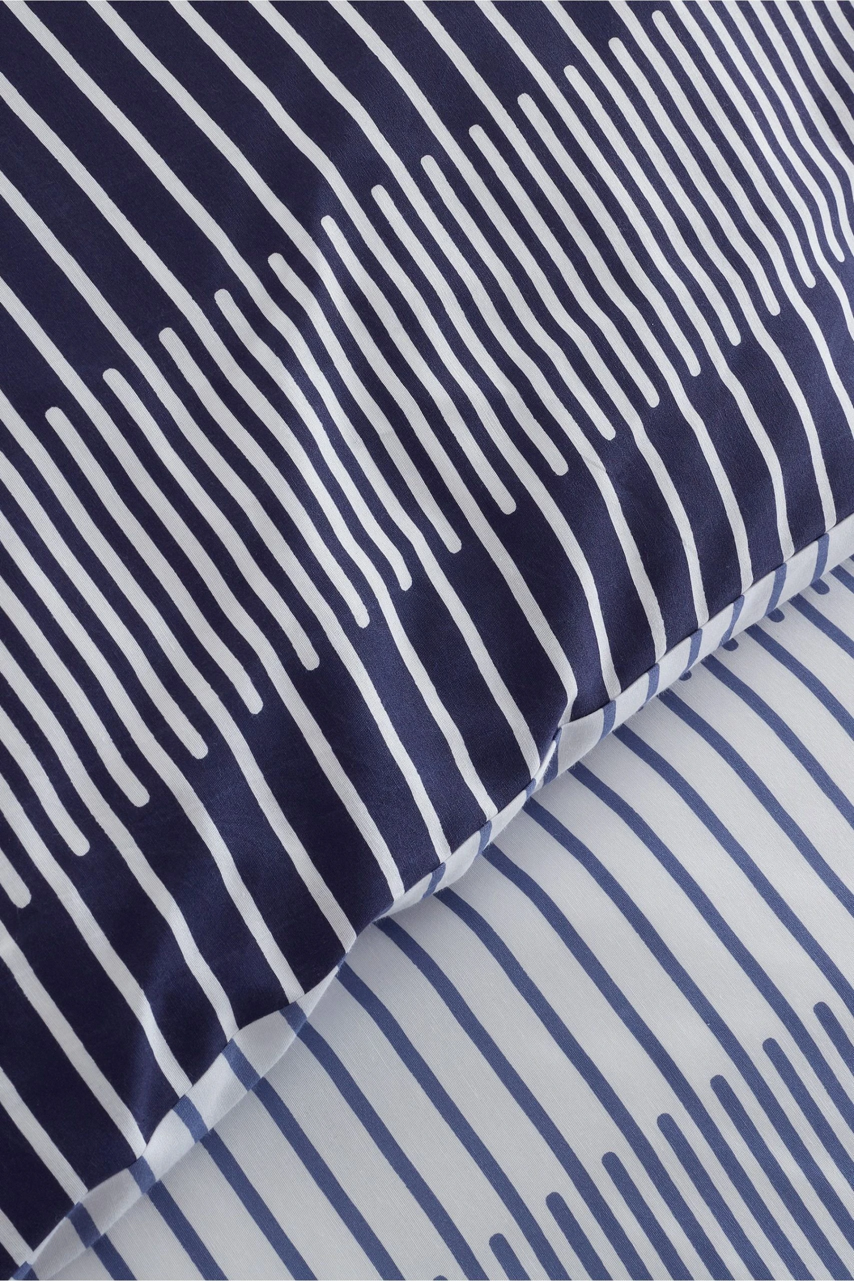 Catherine Lansfield Lines Reversible Duvet Cover And Pillowcase Set 6 Catherine Lansfield Lines Reversible Duvet Cover And Pillowcase Set - Image 4