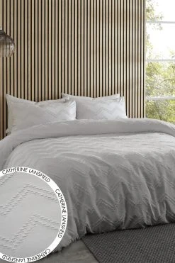 Catherine Lansfield Chevron Clipped Jacquard Duvet Cover And Pillowcase Set