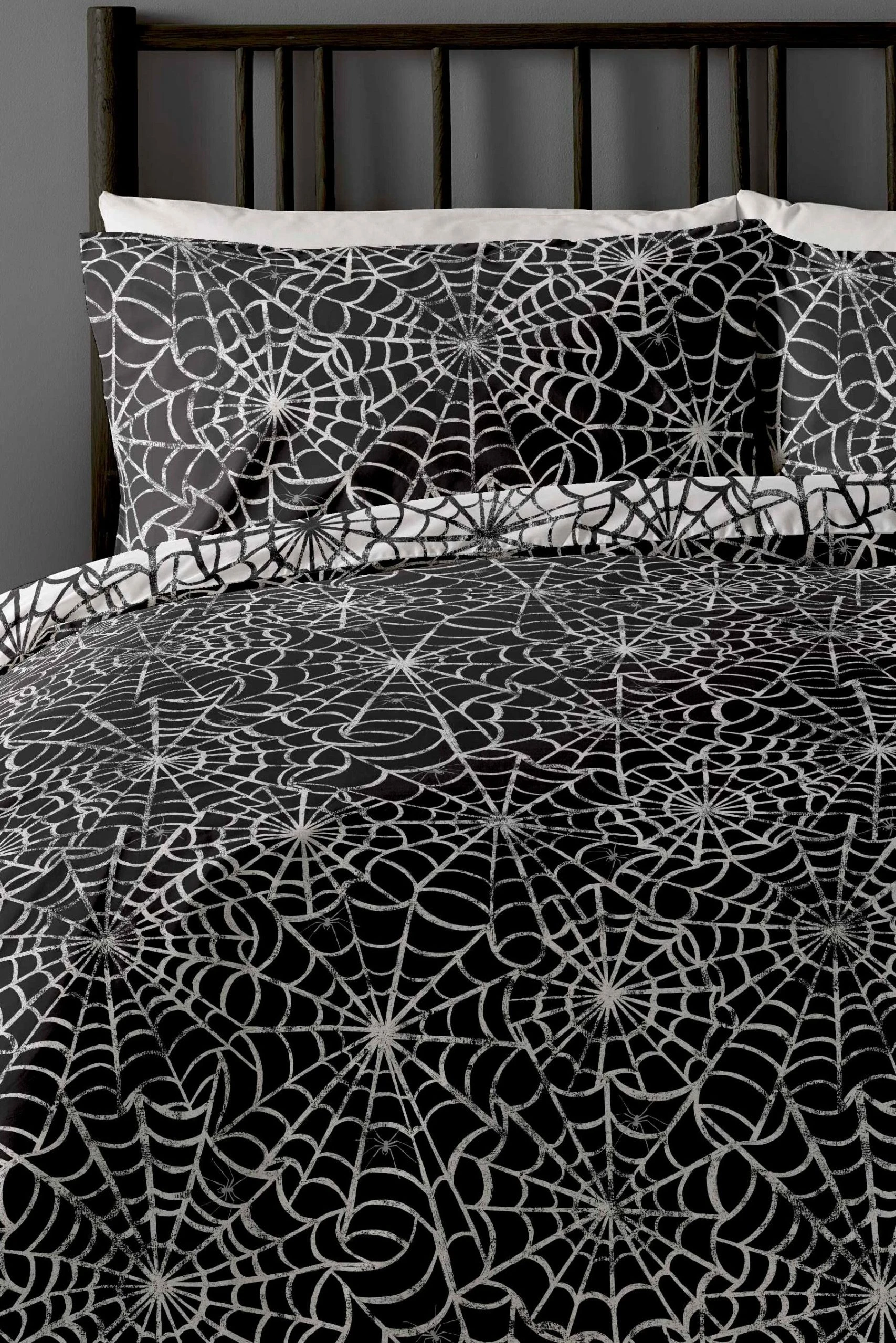 Copenhagen Home Halloween Spiders Web Duvet Cover And Pillowcase Set 4 Copenhagen Home Halloween Spiders Web Duvet Cover And Pillowcase Set - Image 2
