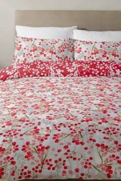 Alternative view of Copenhagen Home Christmas Winter Berries Duvet Cover And Pillowcase Set