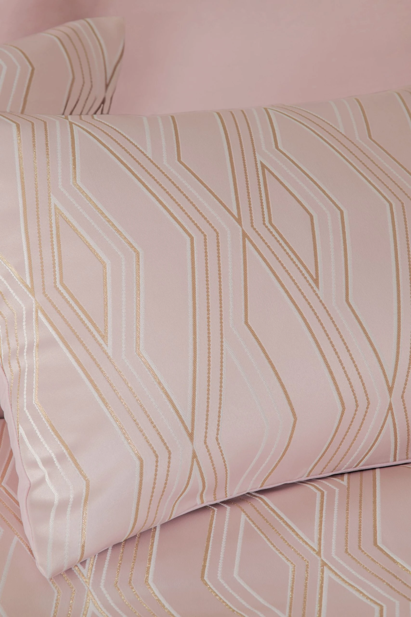 Next Luxe Diamond Jacquard Duvet Cover And Pillowcase Set 6 Next Luxe Diamond Jacquard Duvet Cover And Pillowcase Set - Image 4