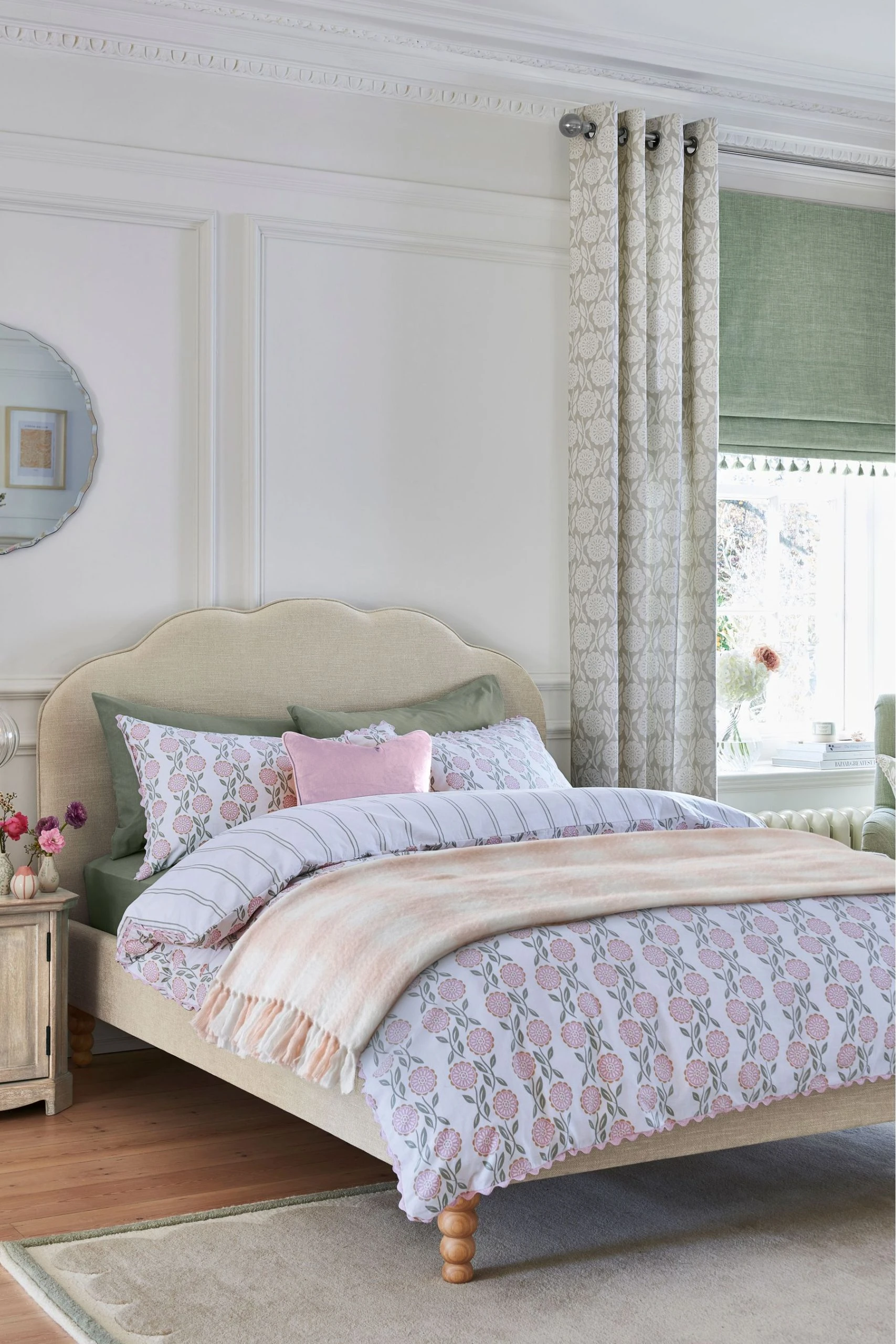 Next Reversible Floral Print With Trim 100% Cotton Duvet Cover And Pillowcase Set 4 Next Reversible Floral Print With Trim 100% Cotton Duvet Cover And Pillowcase Set - Image 2