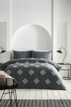 Appletree Diamond Tuft Duvet Cover And Pillowcase Set