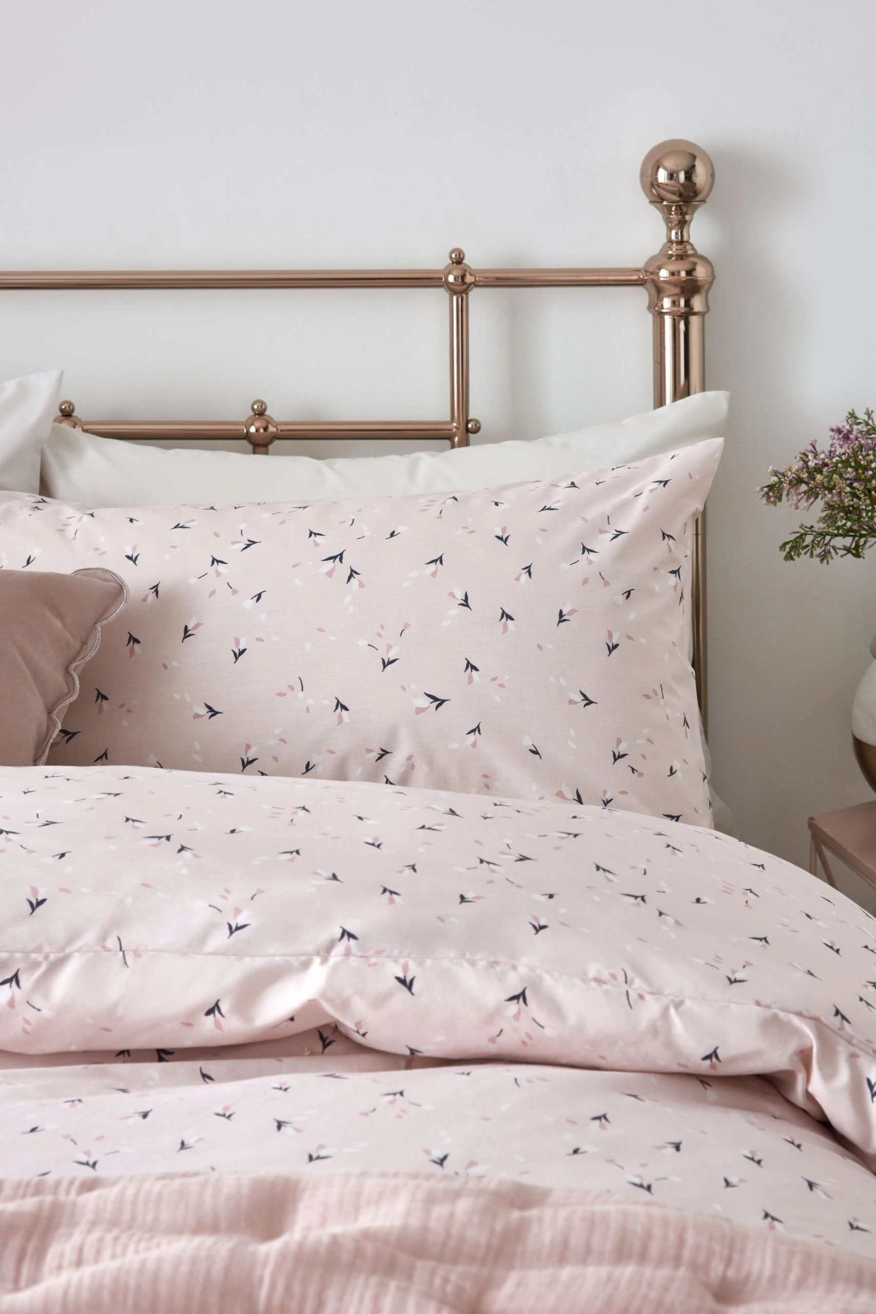 Next 2 Pack Ditsy Floral Duvet Cover And Pillowcase Set 4 Next 2 Pack Ditsy Floral Duvet Cover And Pillowcase Set - Image 2