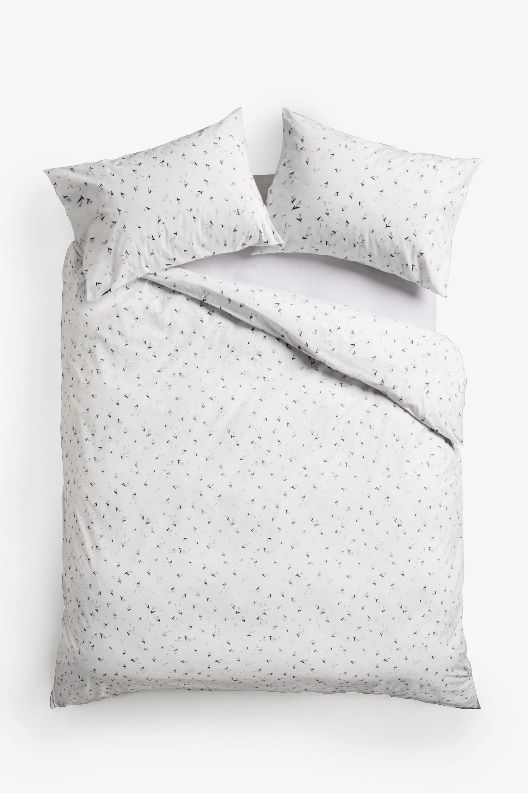 Next 2 Pack Ditsy Floral Duvet Cover And Pillowcase Set 9 Next 2 Pack Ditsy Floral Duvet Cover And Pillowcase Set - Image 7
