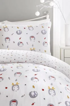 Fusion Kids Christmas Holly Hedgehog Duvet Cover And Pillowcase Set -Furn Online T13393s4