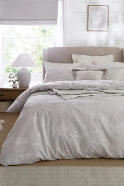 Next 2 Pack Floral Sprig Duvet Cover And Pillowcase Set -Furn Online T16856s3