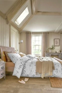 Next 2 Pack Floral Sprig Duvet Cover And Pillowcase Set -Furn Online T16856s8