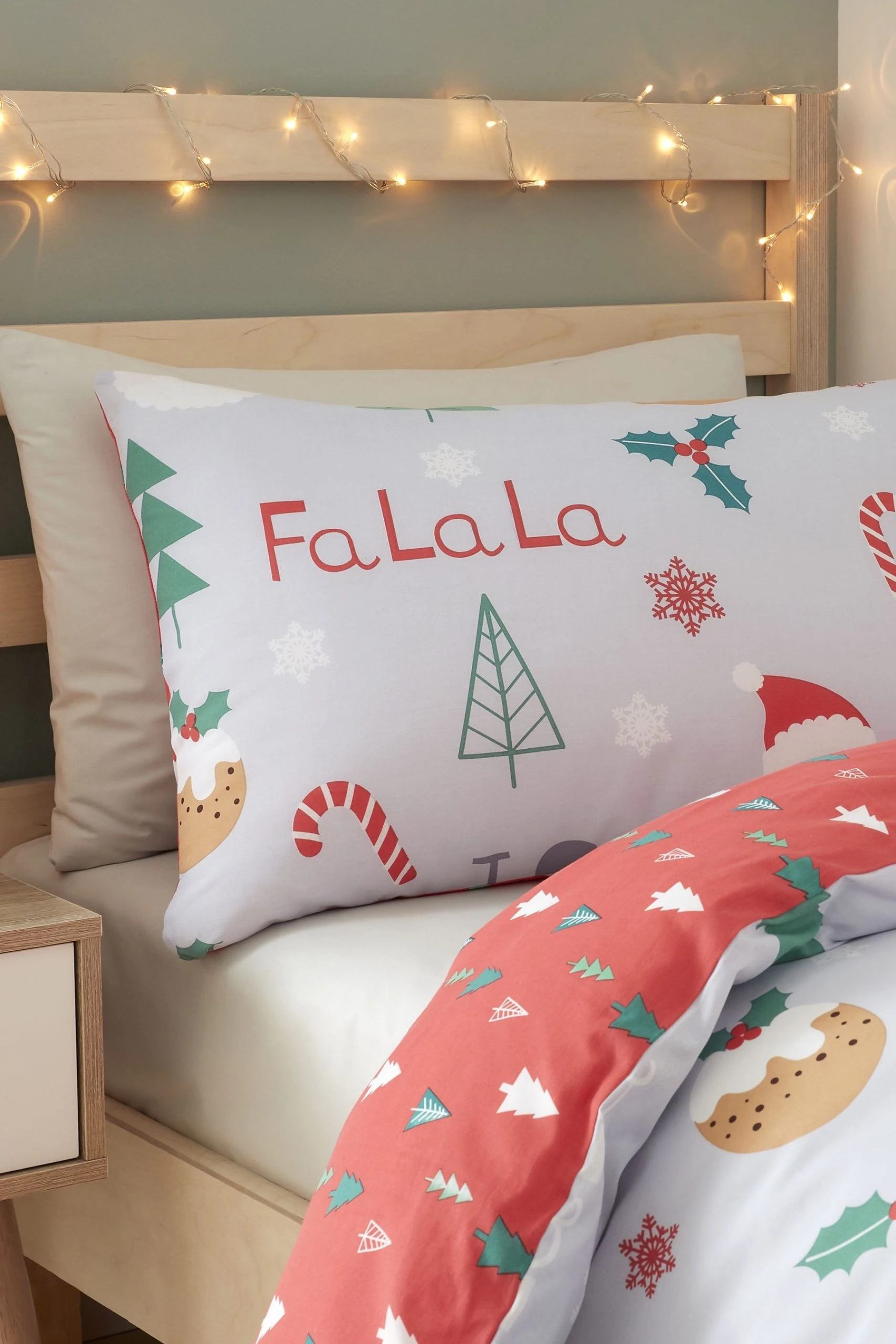 Catherine Lansfield Fa La La Christmas Duvet Cover And Pillowcase Set 4 Catherine Lansfield Fa La La Christmas Duvet Cover And Pillowcase Set - Image 2