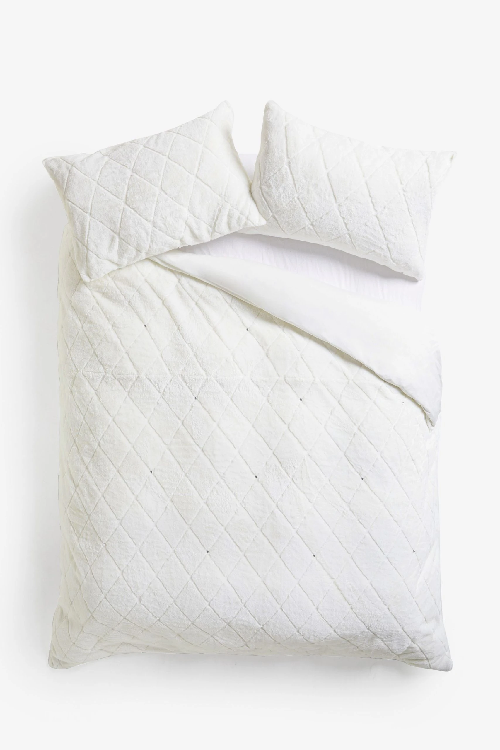 Next Diamond Cut Faux Fur With Sparkly Diamante Detail Duvet Cover And Pillowcase Set 5 Next Diamond Cut Faux Fur With Sparkly Diamante Detail Duvet Cover And Pillowcase Set - Image 3