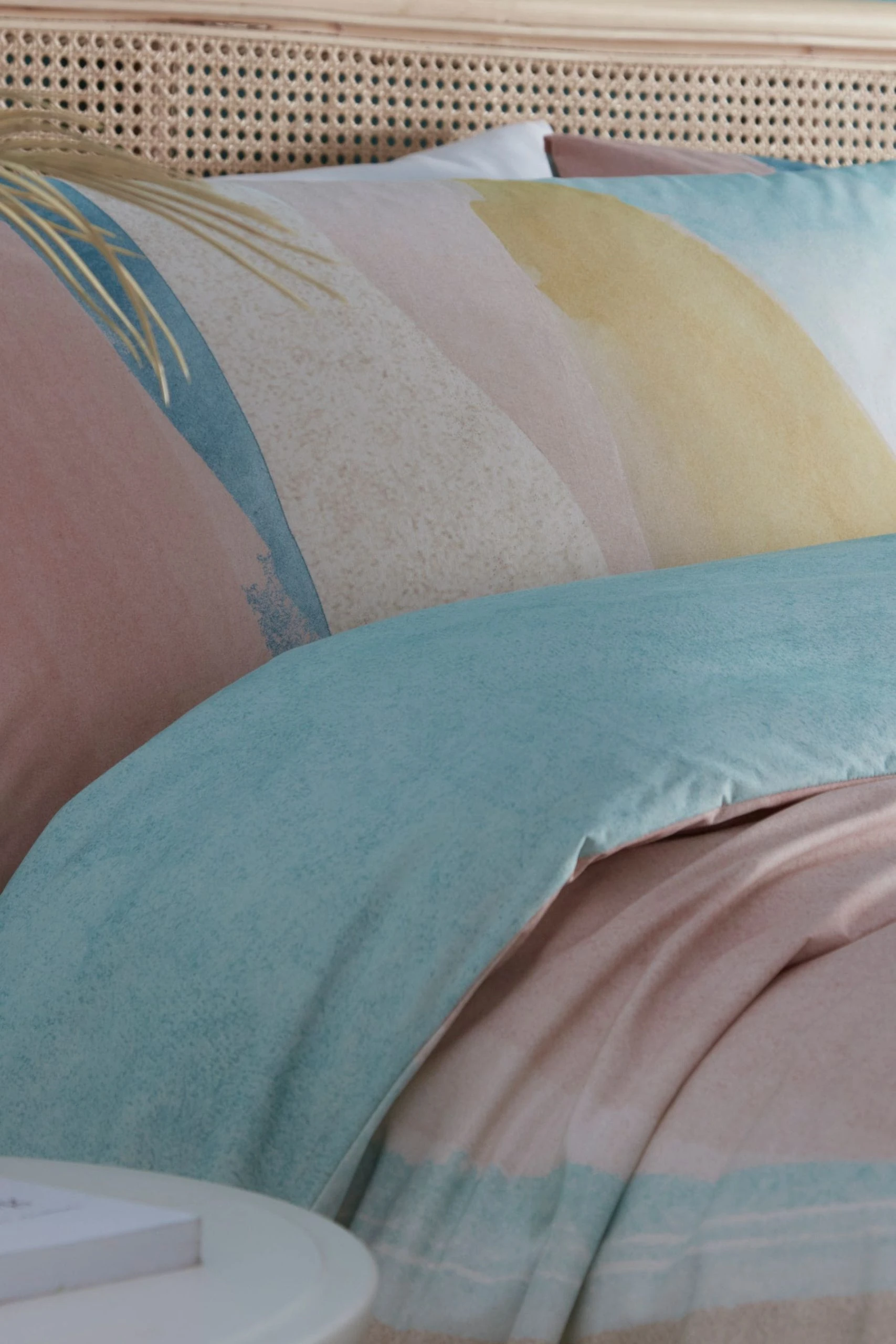 Appletree Peyton Duvet Cover And Pillowcase Set 4 Appletree Peyton Duvet Cover And Pillowcase Set - Image 2