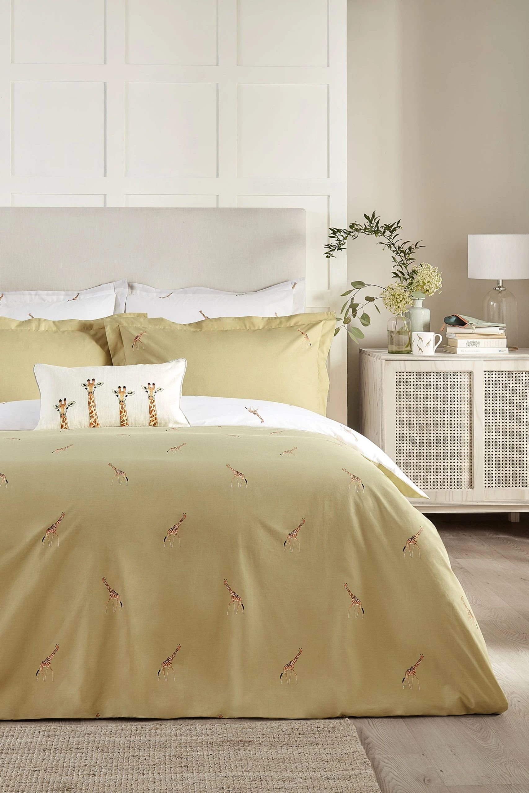 Sophie Allport ZSL Giraffe Duvet Cover And Pillowcase Set 3 Sophie Allport ZSL Giraffe Duvet Cover And Pillowcase Set