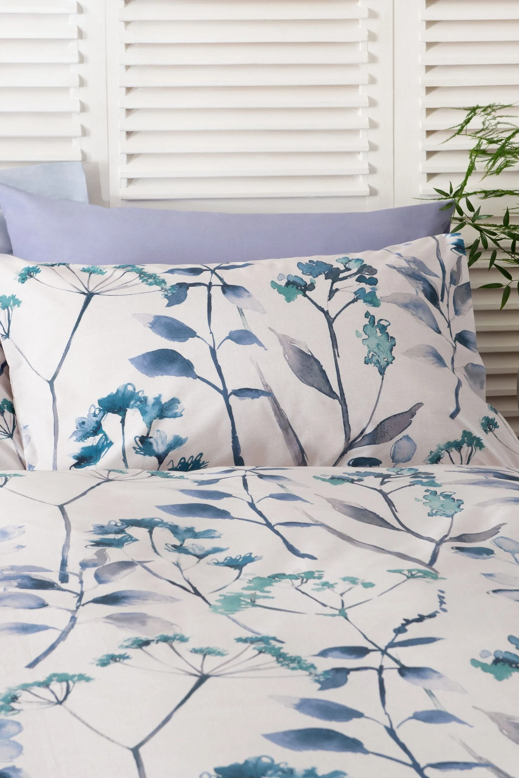 Next Isla Floral 100% Cotton Duvet Cover And Pillowcase Set 4 Next Isla Floral 100% Cotton Duvet Cover And Pillowcase Set - Image 2